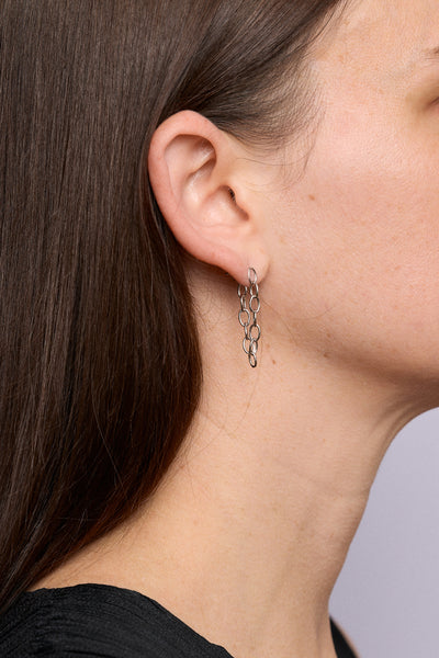 Bianca Mavrick Jewellery Model wears Fine Chain Earring 